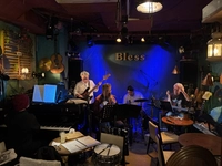 Live&Bar Bless画像