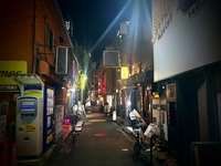 On the streets of Yushima画像
