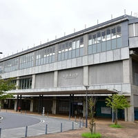 成田高速鉄道アクセス　成田湯川駅画像