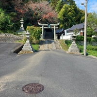 In front of Sakaki Hachiman Shrine画像